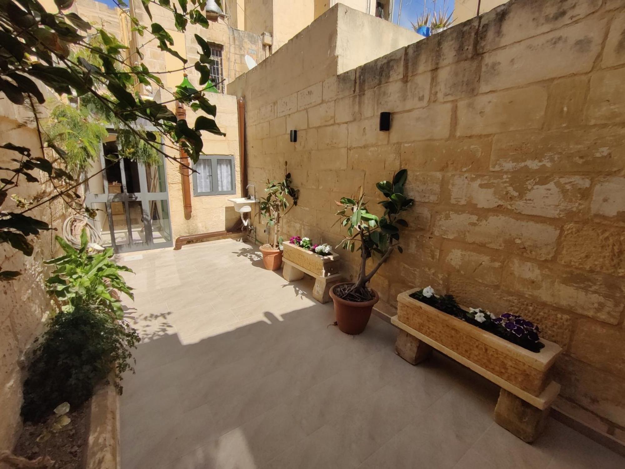 Peaceful Traditional Maltese Townhouse Luqa Exteriör bild